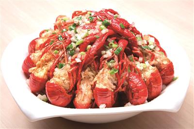 啤酒配龍蝦 這是要吃死的節奏!