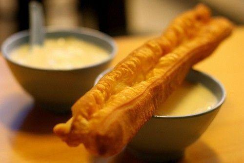 早餐油條配豆漿好嗎?吃早餐有七大誤區